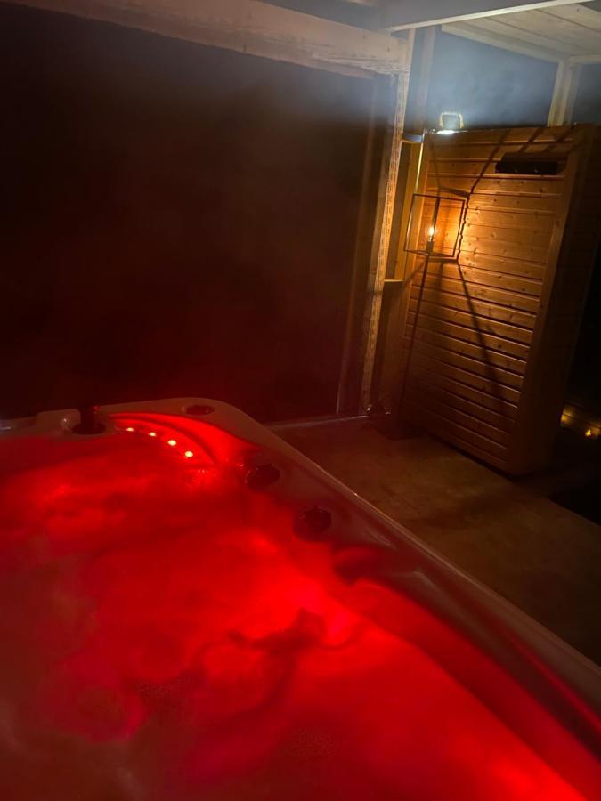 Kourline Villalunoterie Futuroscope Piscine Spa Oyre 外观 照片